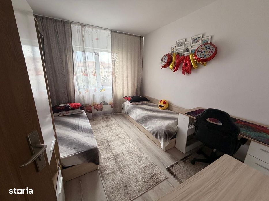 Apartament 3 camere decomandat 70 mp Crângului + Garaj