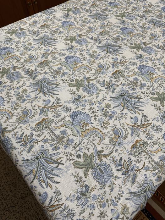 Скатерть на стол. Подарок на праздник.