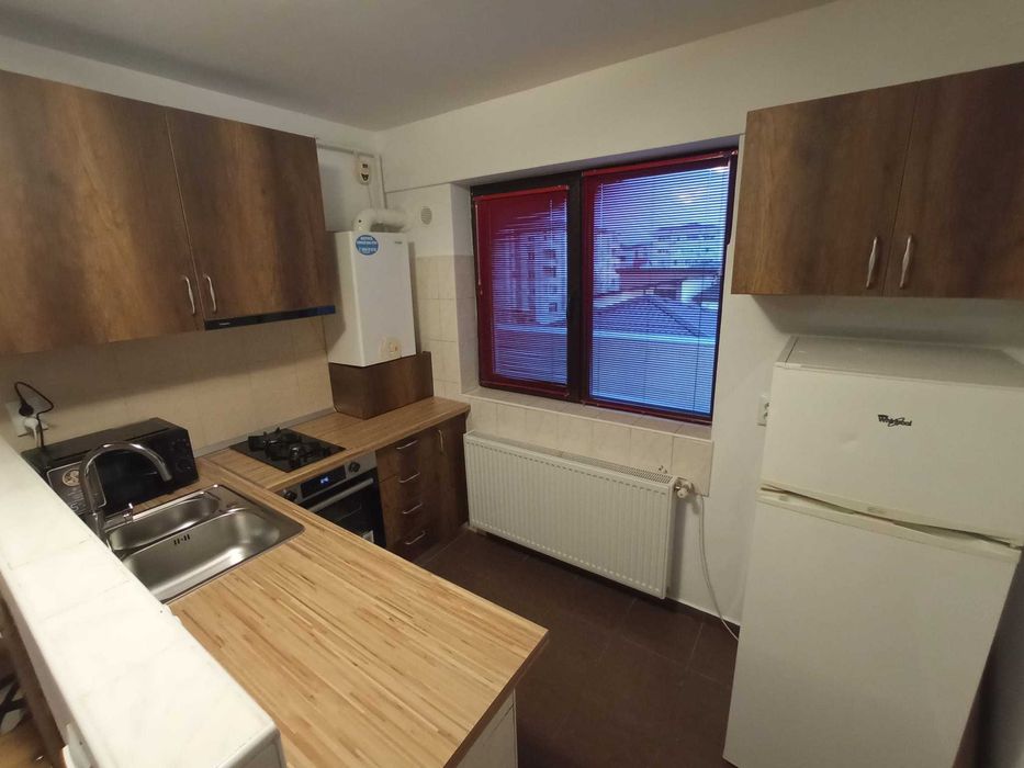 Vând apartament 2 camere- metrou Dimitrie Leonida