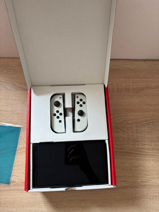 Nitendo Switch Oled White - Ca nou, complet, cutie+husa originală
