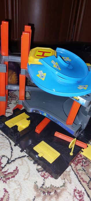 Игрушки детские пластиковые