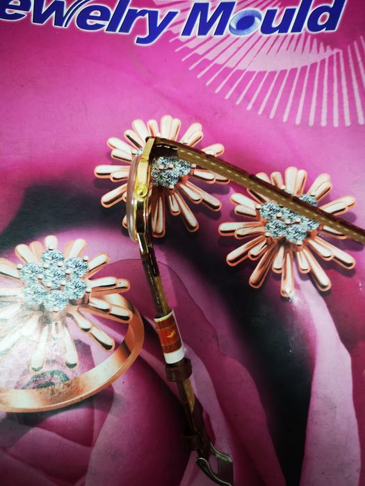 Часы Wostok золотые. Механика.