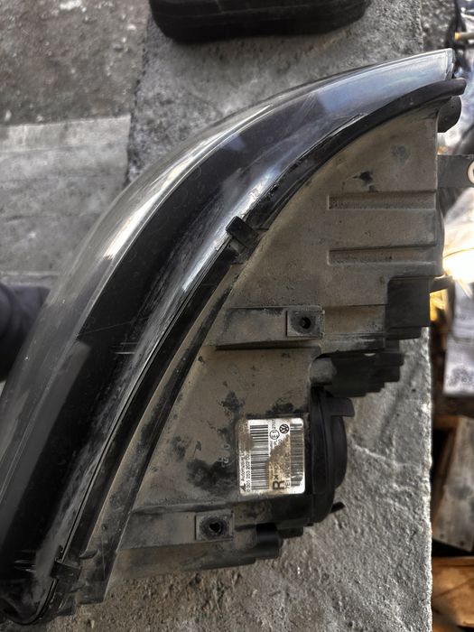 Правая  фара мультивен