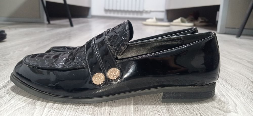 Продаётся мужские Лакированные туфли и макасины продам оба за 399000