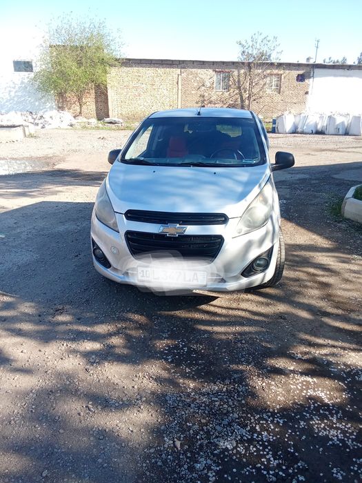 Продается спарк 2014 года. Газ бензин Цена 4000уе. Газ 4 поколение.