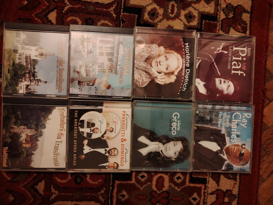 CD uri și DVD-uri de diverse genuri