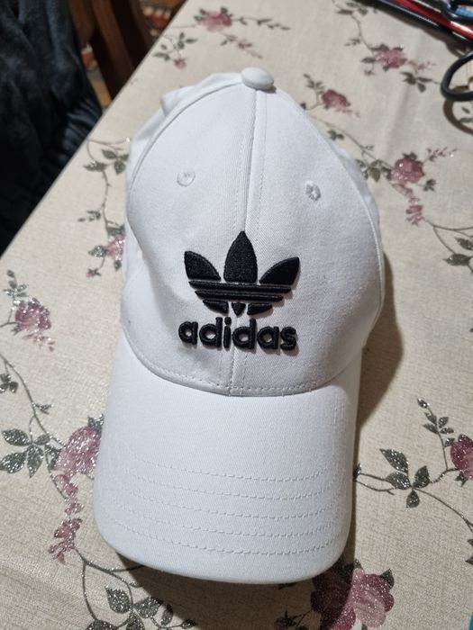 Vând șapcă ADIDAS