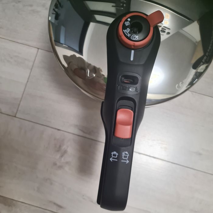 Oala sub presiune, Tefal.