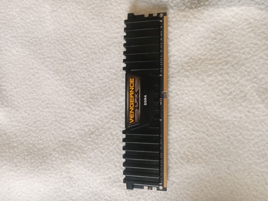 16gb ram ddr4 corsair 3200mhz