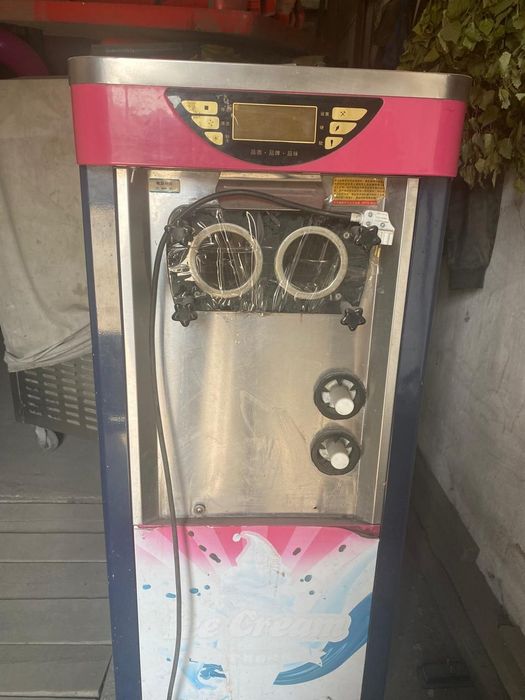 Продам три фризера для мороженного