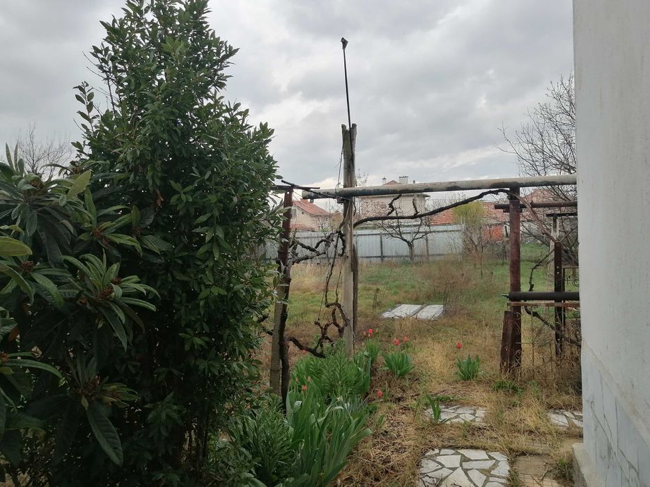 Продавам къща и земеделска земя  в с. Ново Делчево, общ. Сандански