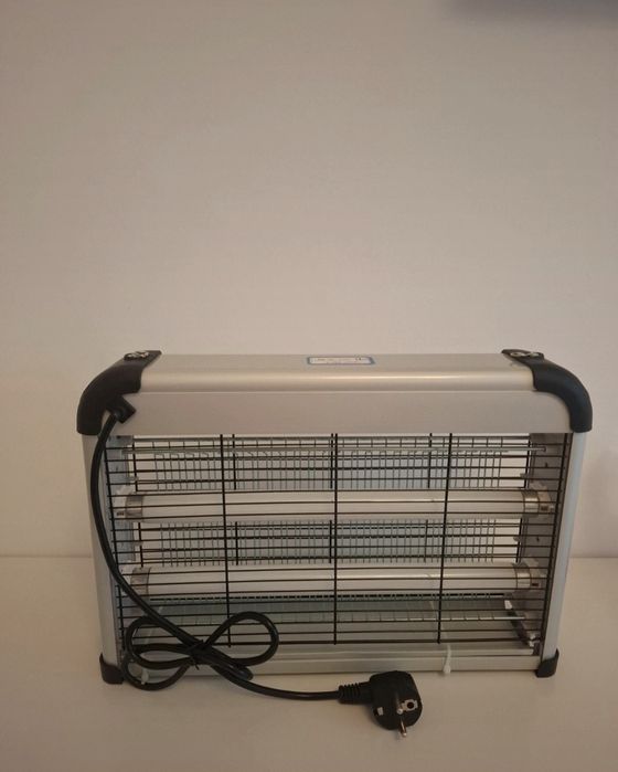 Lampa împotriva insectelor