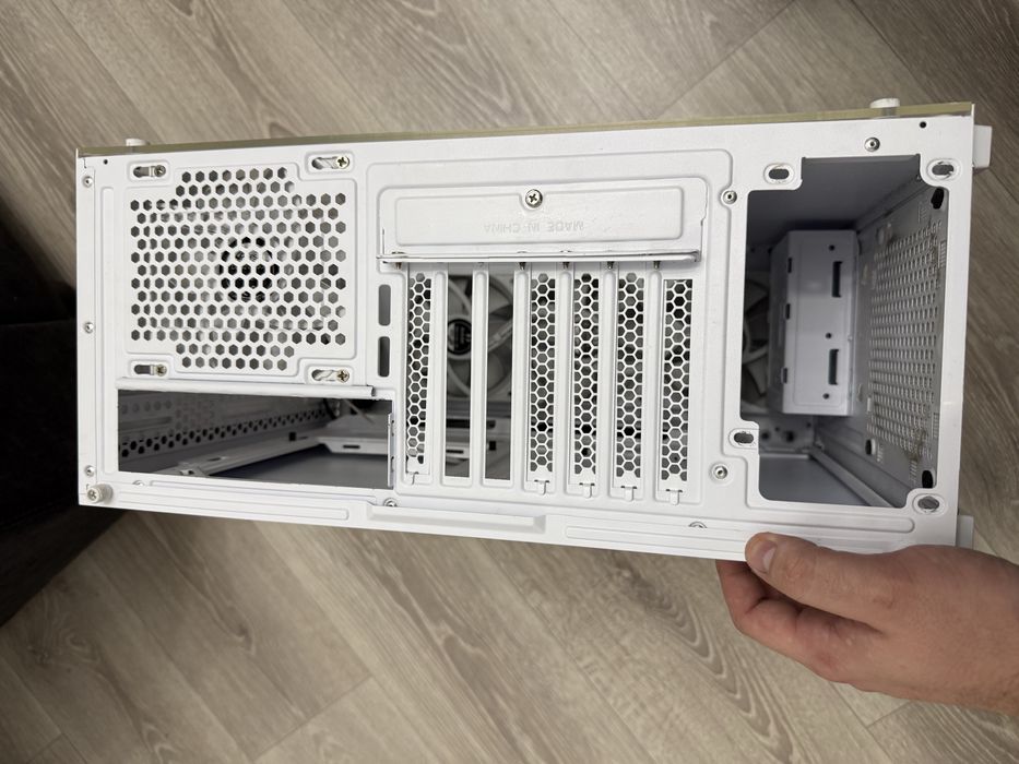 Продам Белый корпус для ПК