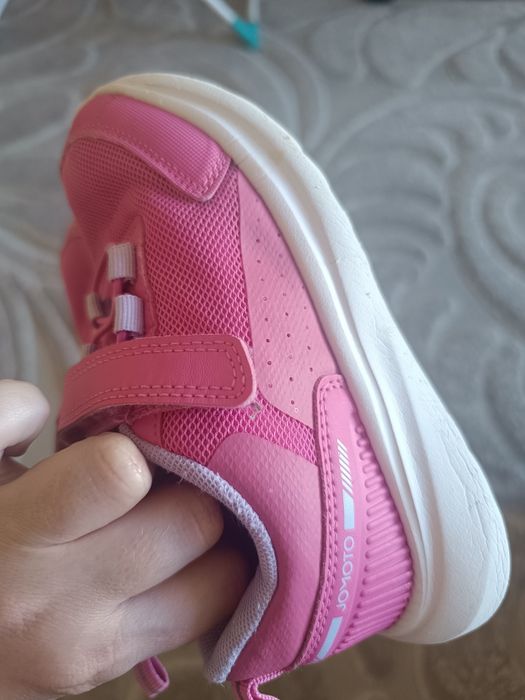 Продам Кроссовки,30 р