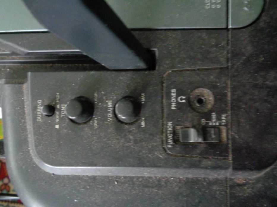 Продавам - ,,boombox " / радиомагнетофон Siemens -RD132G6