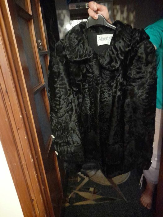 Haine din blana naturala