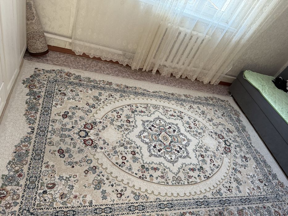 Продам ковер в хорошем состоянии