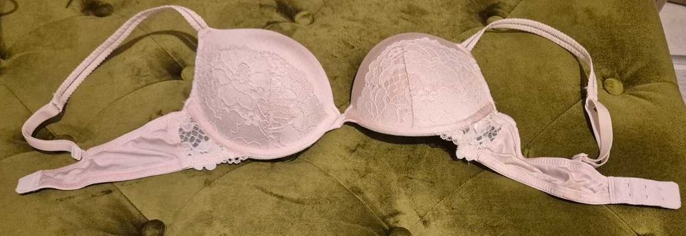 Sutien H&M, marime 75A [nou, fara eticheta]