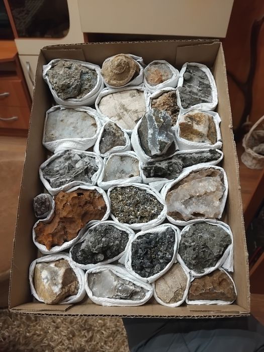 Кутия с минерали