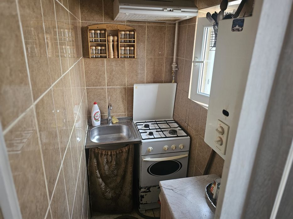 Apartament 3 Camere zona Piata 9 mai de închiriat