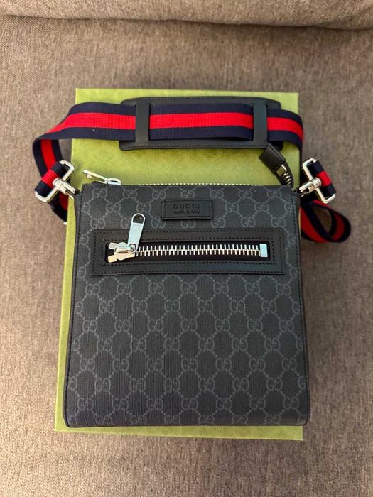 Geanta messenger barbati Gucci, ca noua