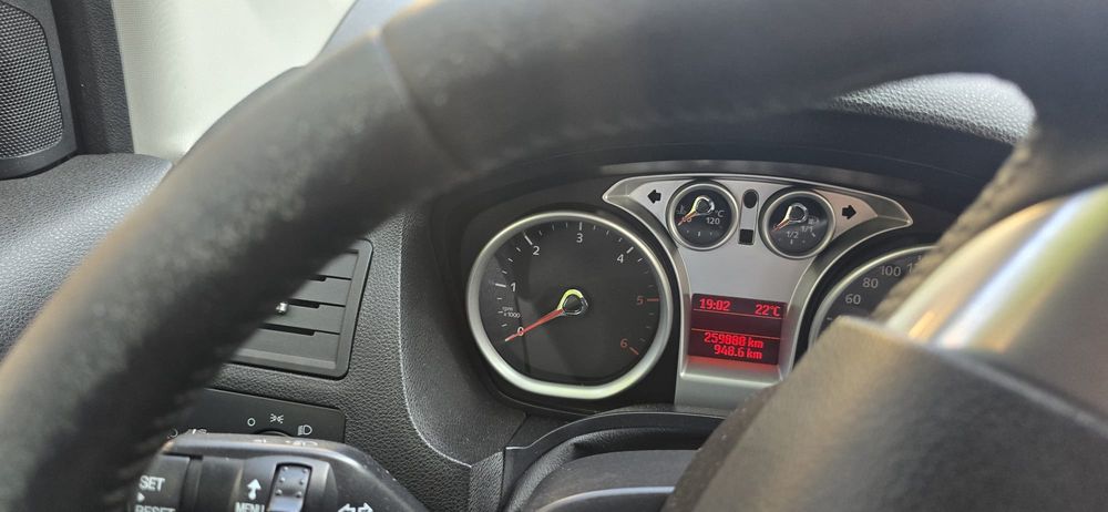 FORD Kuga 2010 — imagine 5