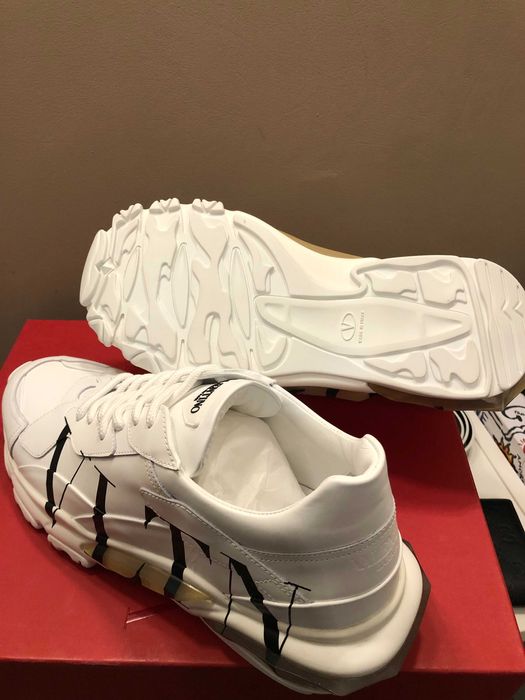Valentino sneakers 42 originali, full box, retail 690 euro