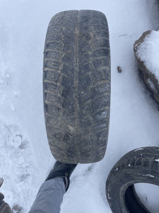 Всесезонные зимние шины 195/60/R15.