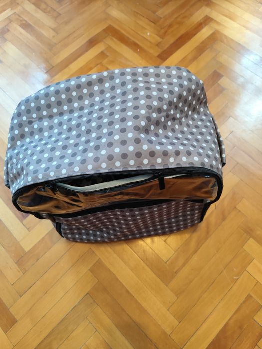 Vând două genți transport animale companie talie mica.