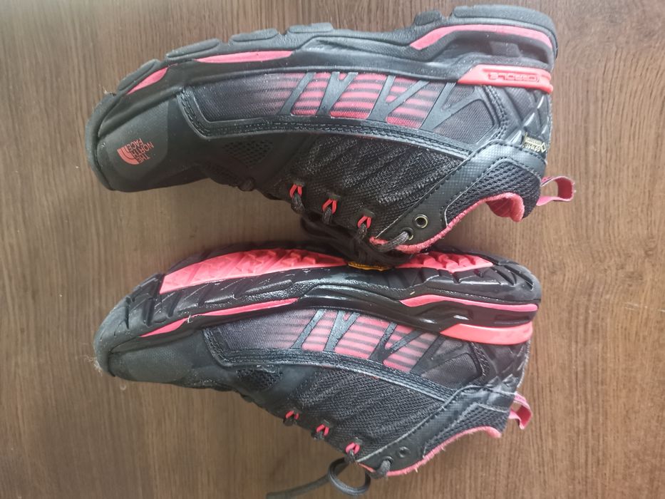 The NORTH FACE- Gore tex 37nom.