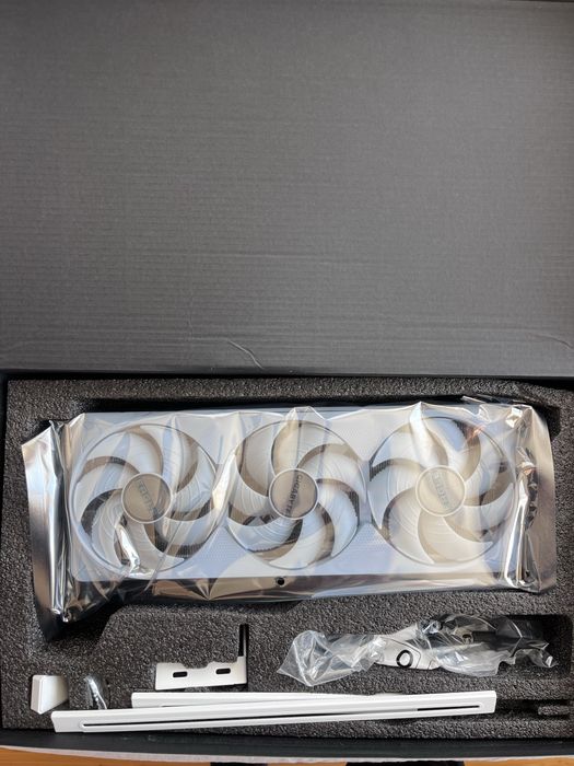 RTX 5070 Ti 16GB Gigabyte