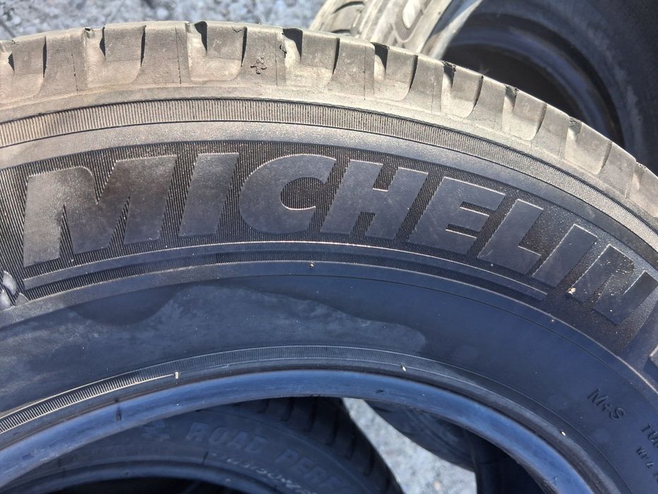 215 70 15С за БУС  2бр летни Мишелин