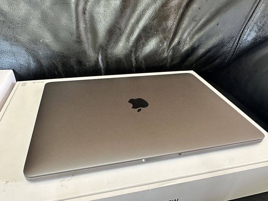 Macbook Pro M1 Space grey 92% Sanatate Baterie