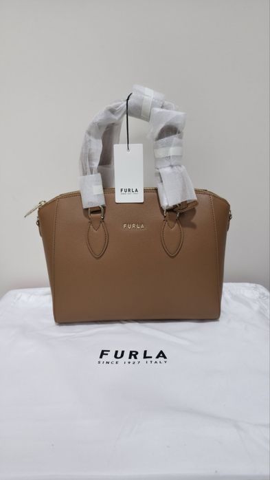 Дамски чанти Furla