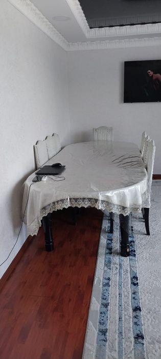 Продам стол деревянный