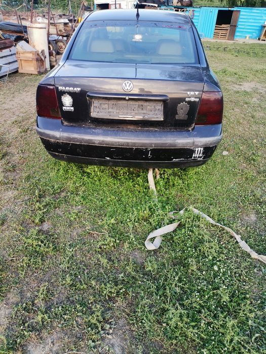 Фолцваген пасат 1.8т 150 коня бензин всички части налични може и цяла