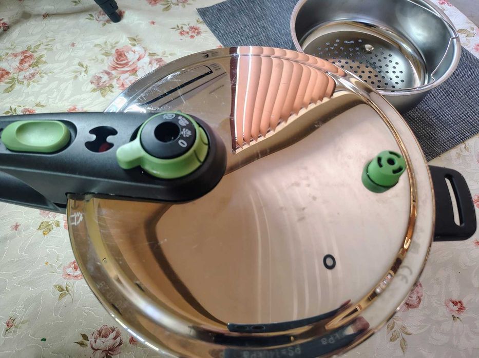 Тенджера под налягане TEFAL