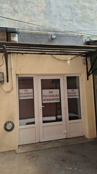 Spațiu comercial – 23,5 / 35 / 58,5 m² – Str. Republicii – acces stradal 200 €
