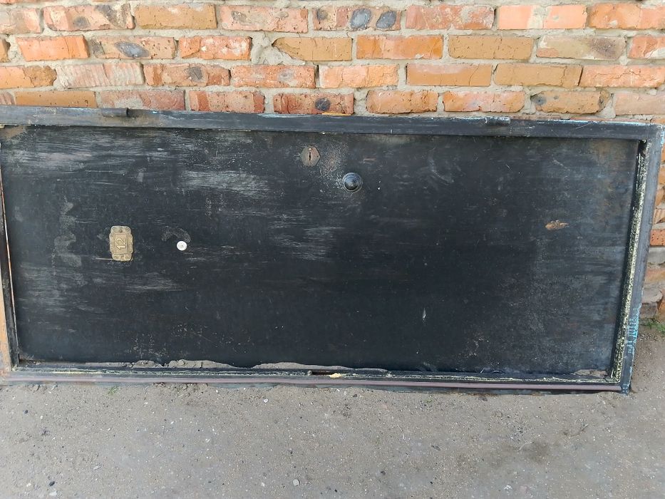 Продам железную дверь