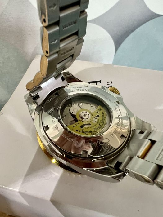 Часы механические Invicta grand diver. В отличном состоянии.