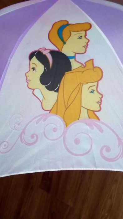 Нов детски чадър на Дисни Принцеси.