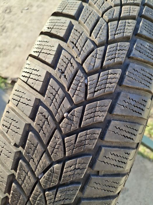 2  Anvelope de iarnă  155 70 r19 Goodyear