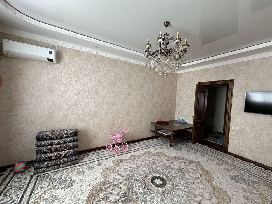 Universitet  Jaqta 3 xanali kvartira satiladi