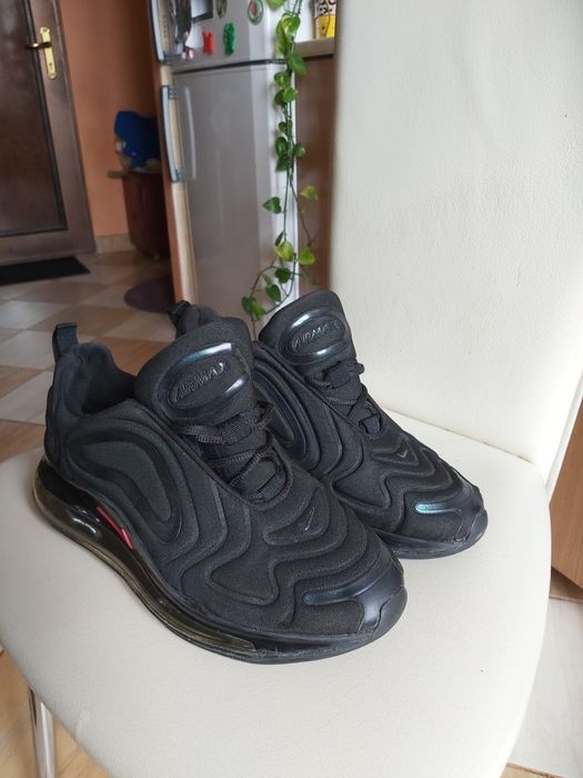 Vand adidași Nike Air Max720