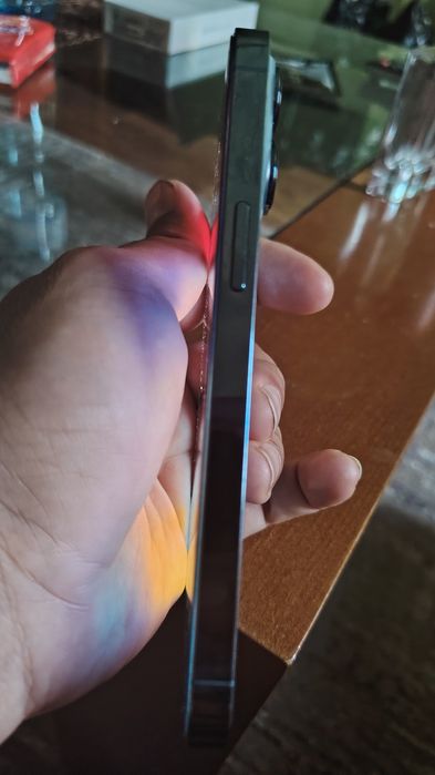 Продавам айфон 13 про като нов