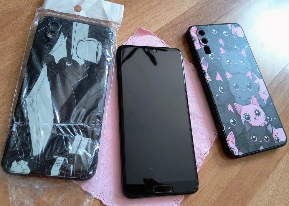 Huawei P20 + Huse 2 buc.