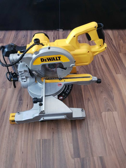 Circular Dewalt DWS 777