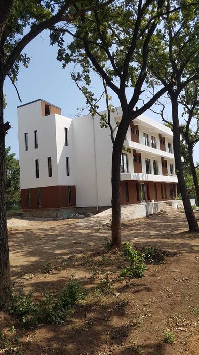 Vanzare (sau asociere) teren+imobil apartamente vis-a-vis Hotel Doina