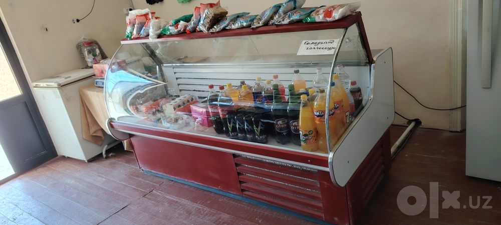 Vitrina xaladelnik, ishlashi yaxshi 2metlik, pasti alohida muzlatadi
