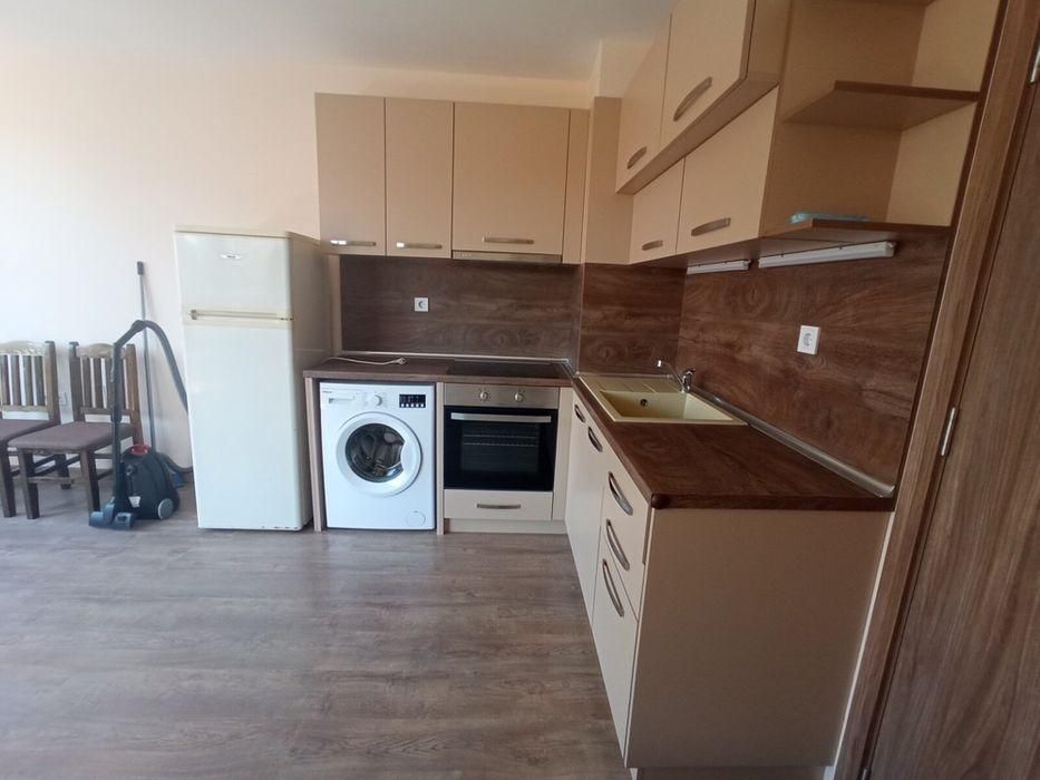 Дава се под наем Едностаен апартамент в Пловдив, Коматево - 55 кв.м за 281 € - Снимка #1